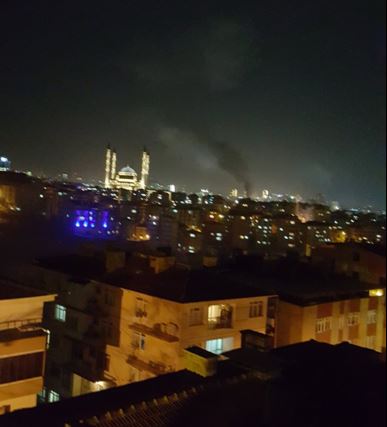 Ankara Kızılay Meydanı'nda patlama Ankara Kızılay Meydanı yakınlarında çok şiddetli bir patlama meydana geldi. Ankara Ankara Kızılay Patlama