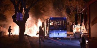 TAK örgütü nedir, kimlerden oluşur? TAK’la ilgili bilinmeyenler Özellikle yaptığı bombalı eylemlerle gündeme gelen TAK örgütü kimdir, kimlerden oluşur, amaçları nedir, eylem tarzları nasıldır.