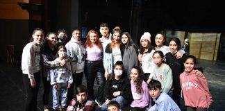 Dezavantajlı çocuklar tiyatroyla tanışıyor