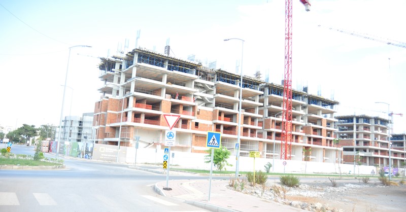 Subaşı: Yurt arsası TOKİ’ye tahsis edildi İYİ Parti Antalya Milletvekili Hasan Subaşı, Çevre ve Şehircilik Bakanı Murat Kurum tarafından cevaplandırılmak üzere TBMM Başkanlığına soru önergesi verdi. Subaşı, Akdeniz Üniversitesi Kampüsü gelişme alanı içinde yer alan yurt arazisinin, TOKİ’ye tahsis edilmesini eleştirerek, arazinin TOKİ tarafından tek katılımcılı sözde bir ihale ile üstelik ‘kamu yararı var’ diye yandaşa peşkeş çekildiğini söyledi. Hasan Subaşı hakkında hasan subasi yurt binasi Hasan Subaşı