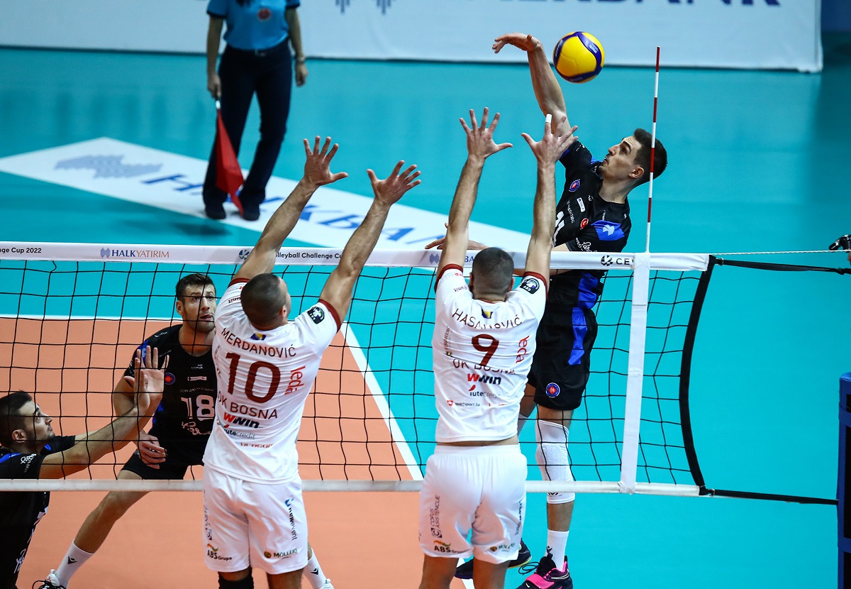 hakkında Yigit Gulmezoglu 1 Halkbank